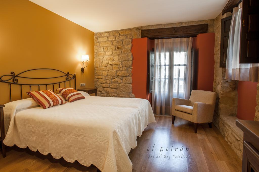 El Peiron Hotell Sos del Rey Católico Exteriör bild