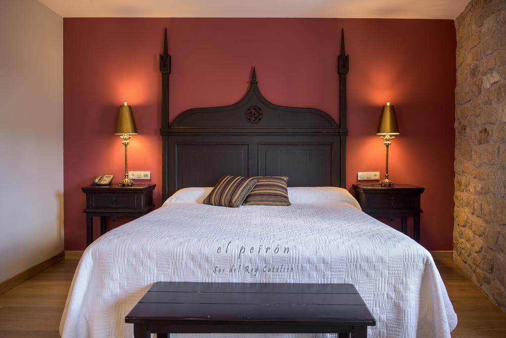El Peiron Hotell Sos del Rey Católico Exteriör bild