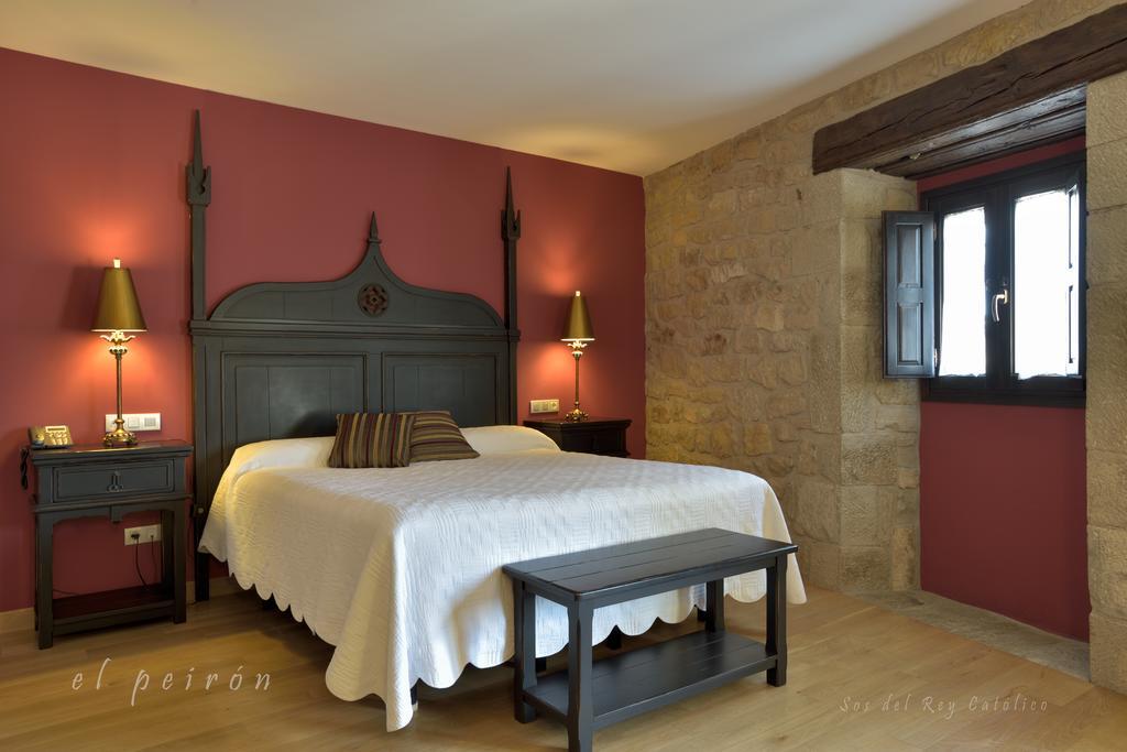 El Peiron Hotell Sos del Rey Católico Exteriör bild