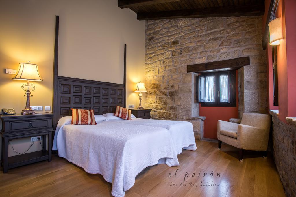 El Peiron Hotell Sos del Rey Católico Exteriör bild