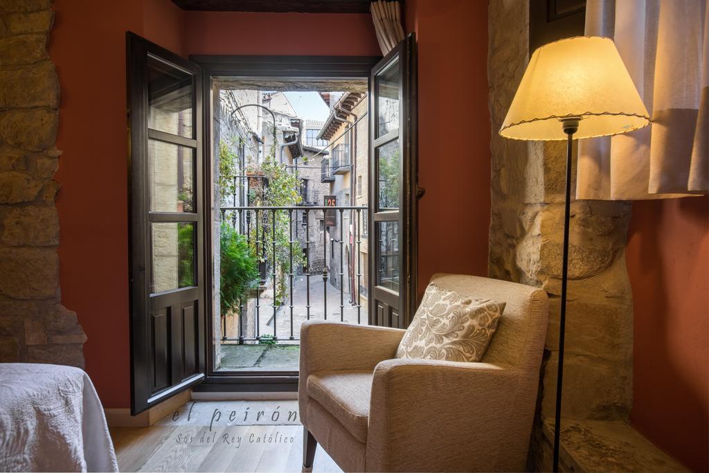 El Peiron Hotell Sos del Rey Católico Exteriör bild
