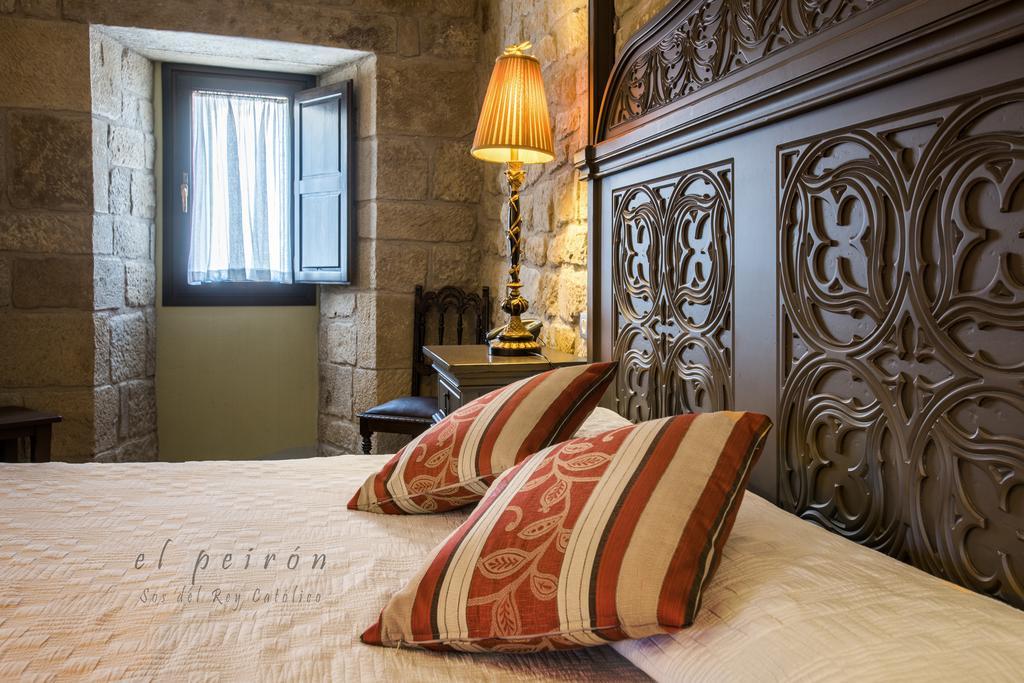 El Peiron Hotell Sos del Rey Católico Exteriör bild