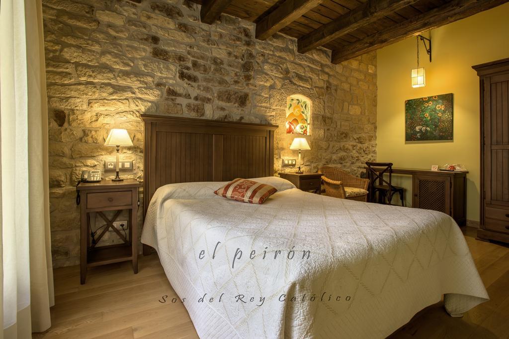 El Peiron Hotell Sos del Rey Católico Exteriör bild