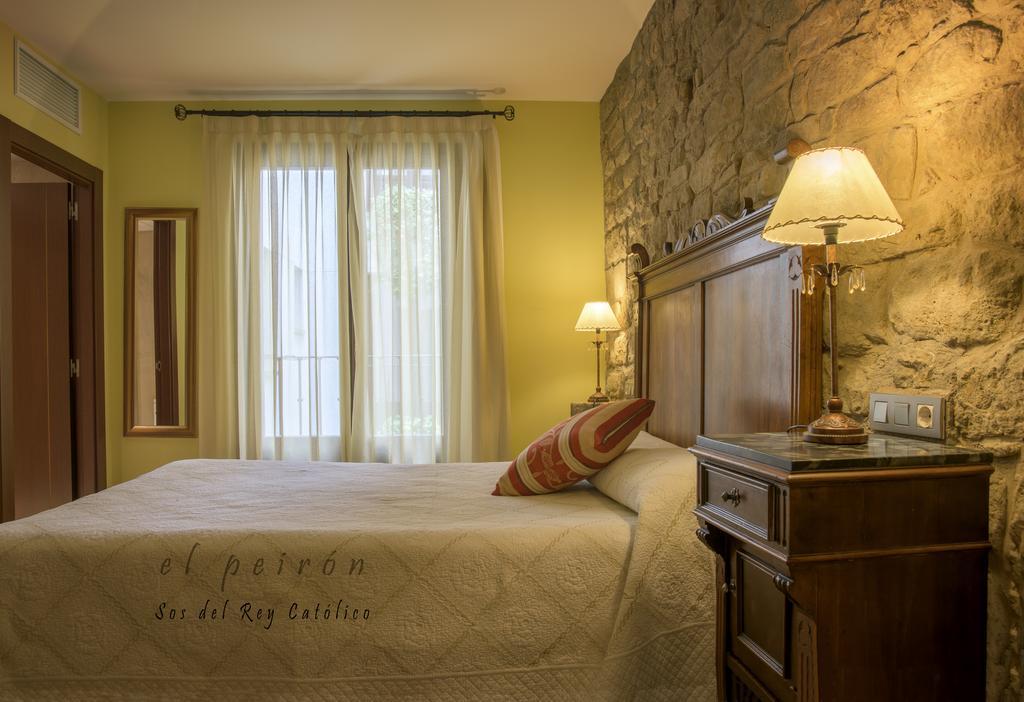 El Peiron Hotell Sos del Rey Católico Exteriör bild