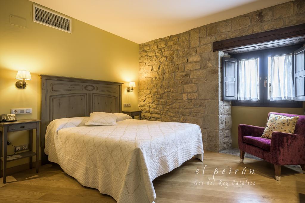 El Peiron Hotell Sos del Rey Católico Exteriör bild