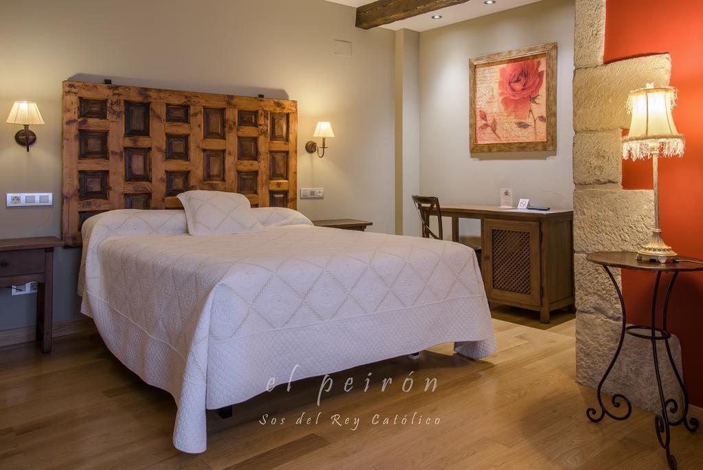 El Peiron Hotell Sos del Rey Católico Exteriör bild