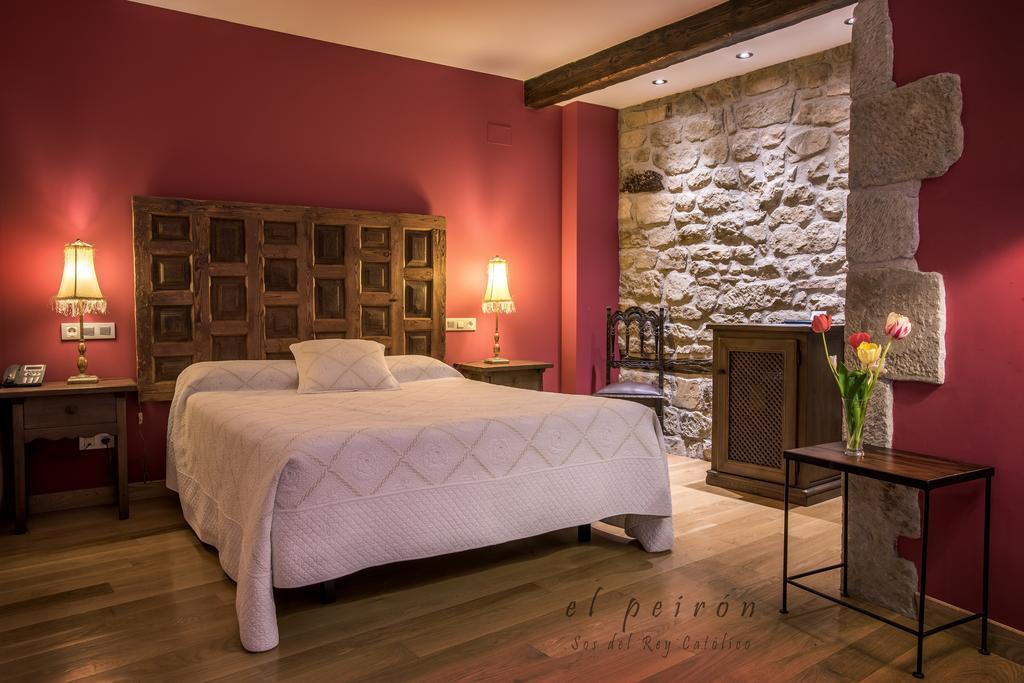El Peiron Hotell Sos del Rey Católico Exteriör bild