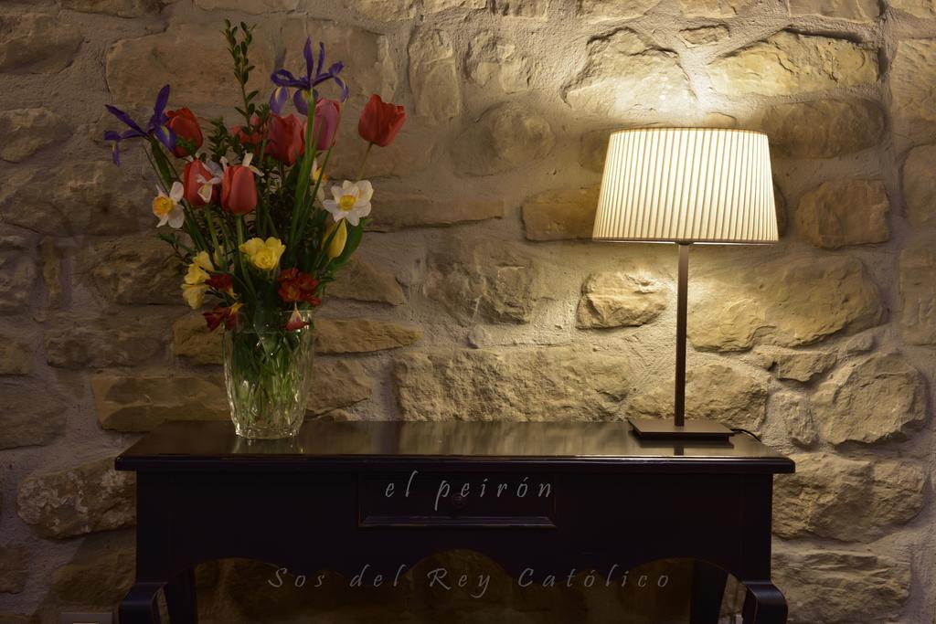 El Peiron Hotell Sos del Rey Católico Exteriör bild