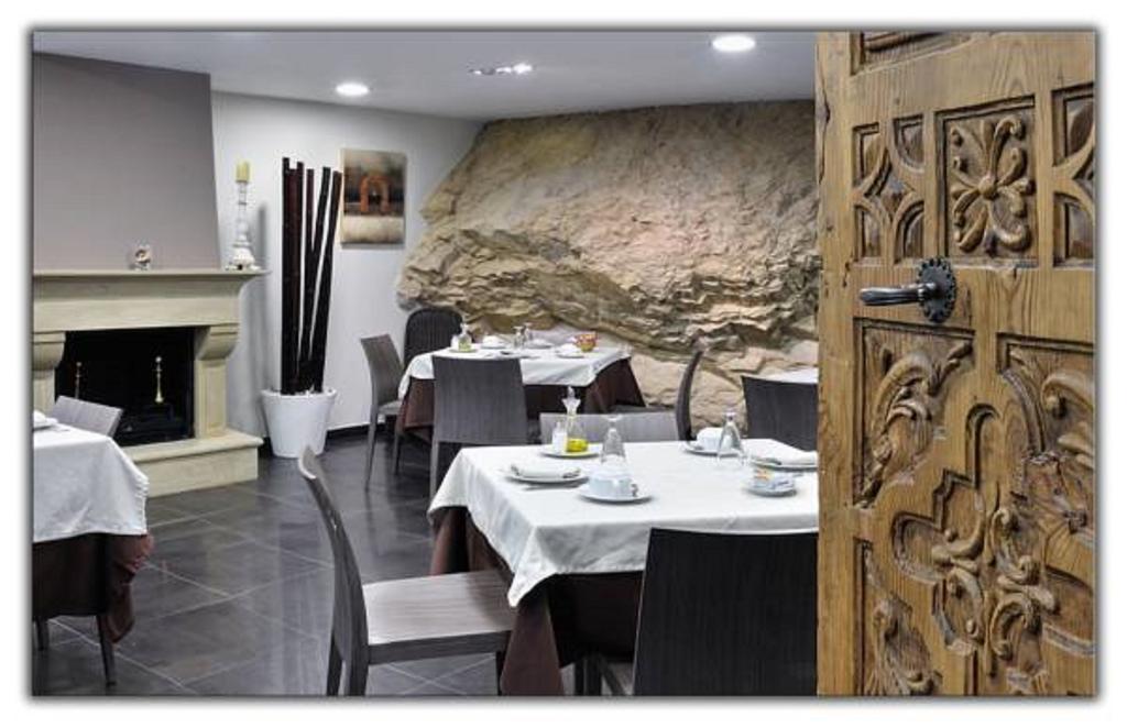 El Peiron Hotell Sos del Rey Católico Exteriör bild