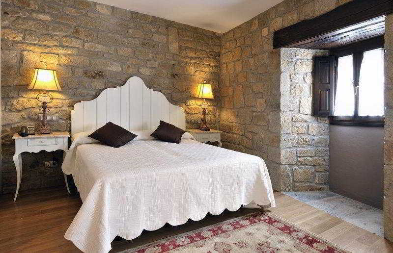 El Peiron Hotell Sos del Rey Católico Rum bild